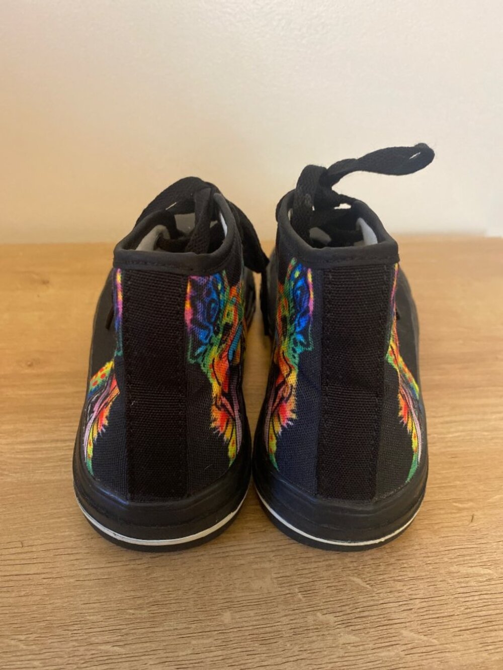 Black High Top Canvas Sneakers With Colorful Dog Graphic Size 8 - Picture 3 of 7